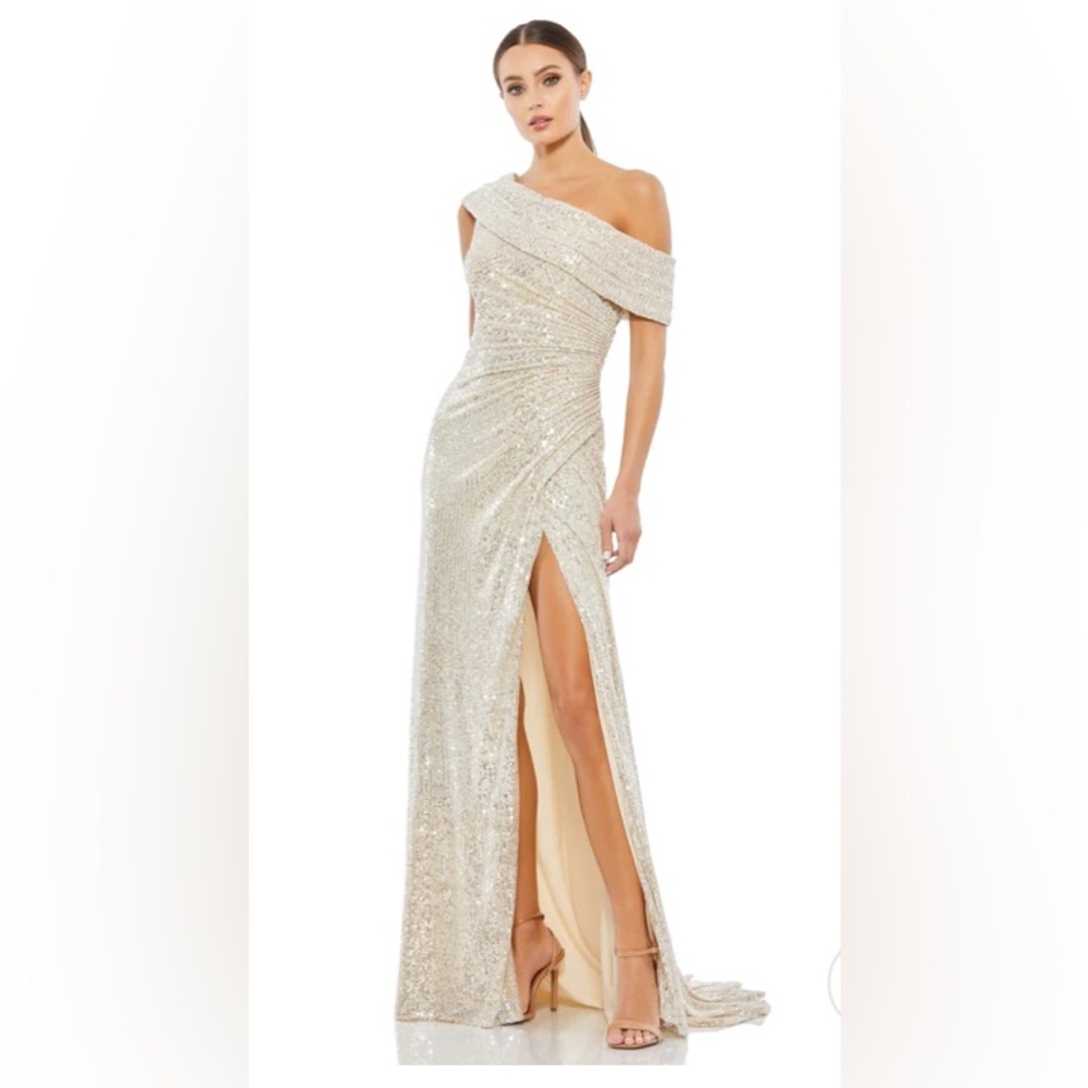 ⭐️⭐️ MAC DUGGAL ONE-SHOULDER RUCHED SEQUINED GOWN NWT